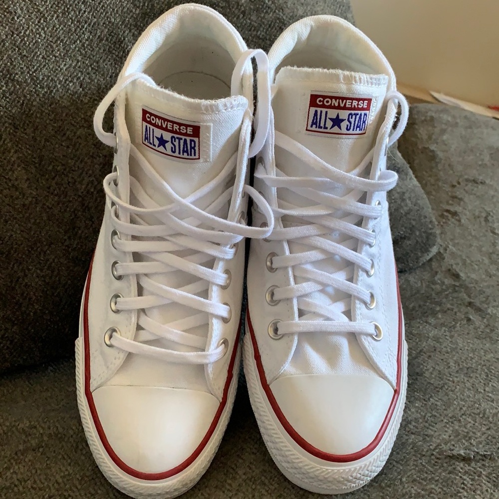 Women’s size 9 Converse